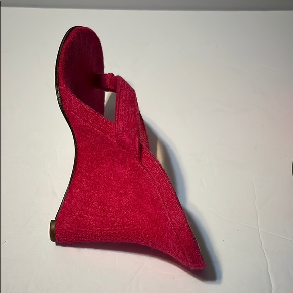 Jimmy Choo Pink Terry cloth sandal wedges. 4” wedge heels. - Picture 5 of 7